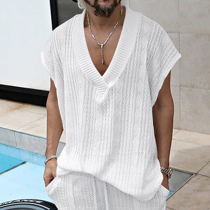 Men's knitted vest with V-neck and cable pattern StylebySassy