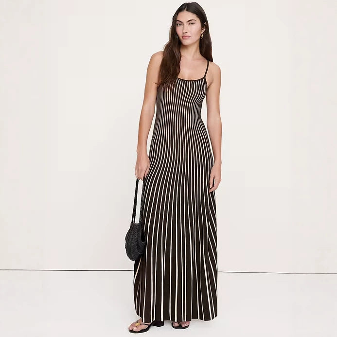 Ladies' elegant maxi dress in slip style with spaghetti straps, fitted cut and wide hem StylebySassy