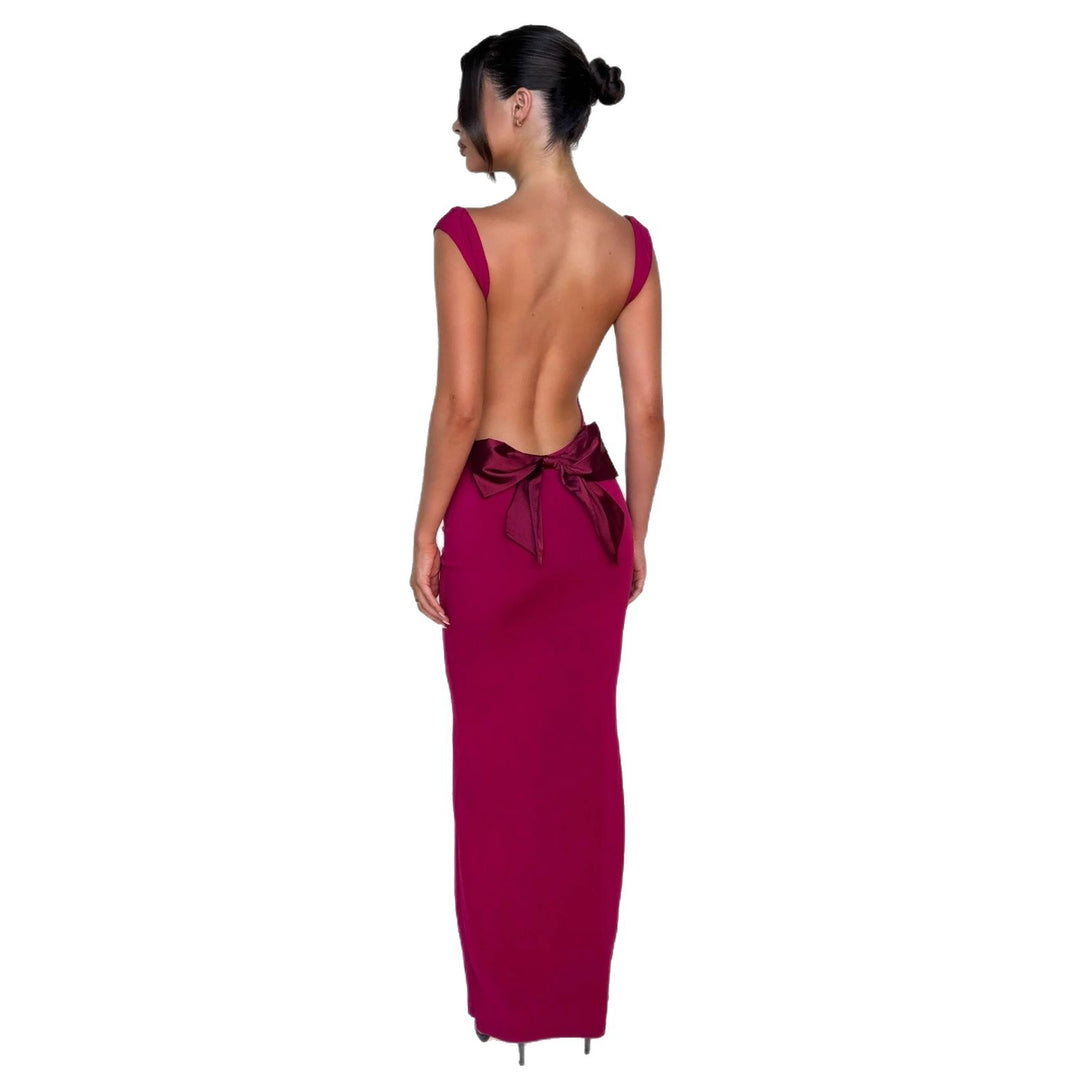 Women's body-hugging evening dress with square neckline and wide straps StylebySassy