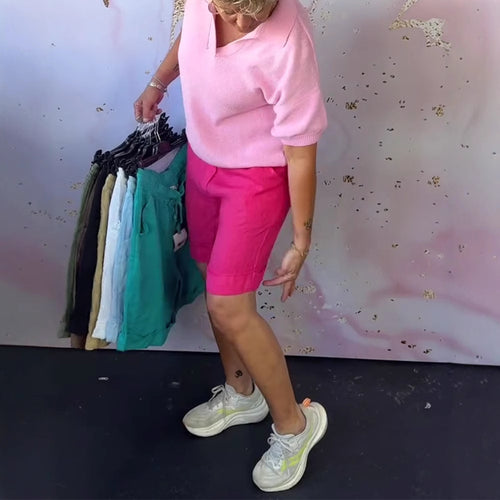 Women's linen bermuda shorts with turn-up hem, button and zip fastening, as well as side pockets StylebySassy