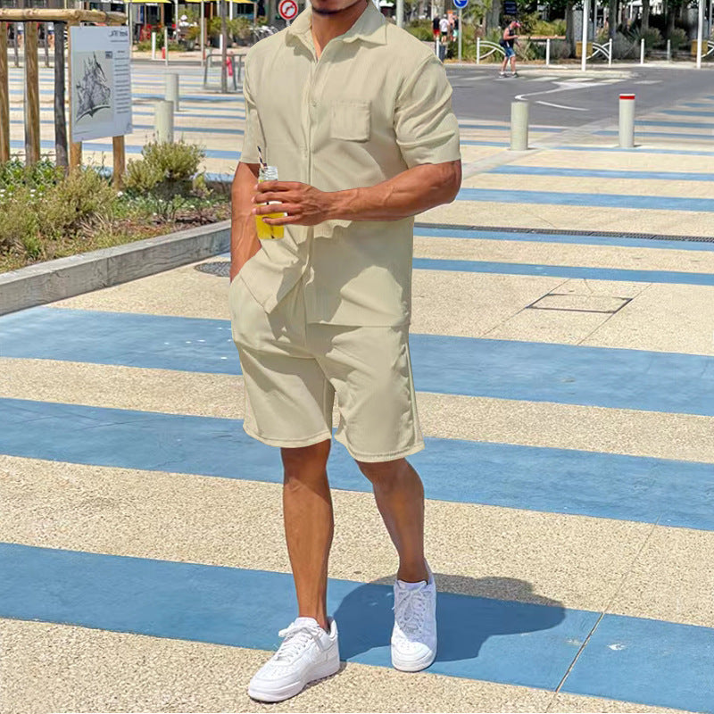 Men's holiday-inspired short-sleeve lapel shirt and Bermuda combination in a relaxed fit made of lightweight cotton blend StylebySassy
