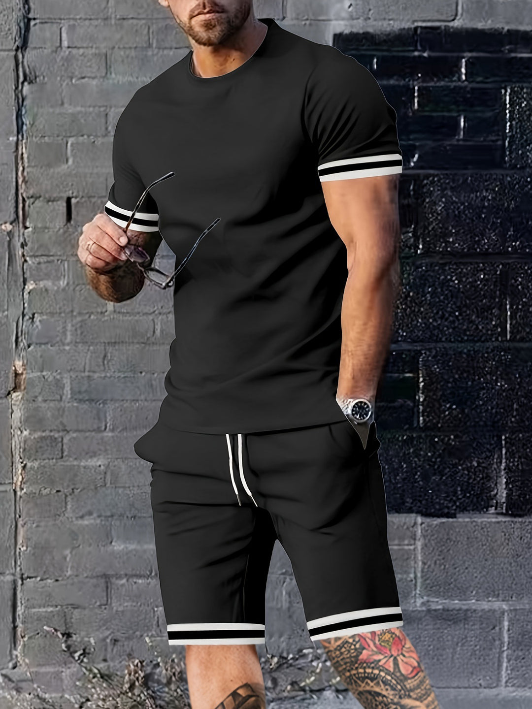 Men's sporty lounge set made of high-quality cotton blend with fitted short-sleeve shirt and drawstring shorts with contrasting cuffs StylebySassy