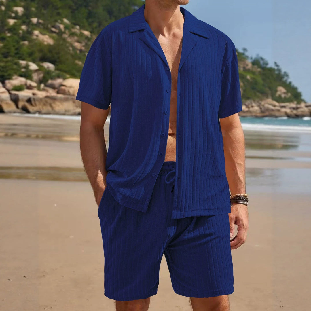 Men's fine ribbed short-sleeve knitted shirt with notch collar and full-button placket StylebySassy