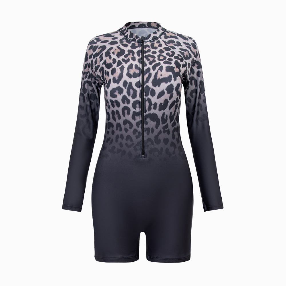 Women’s sporty long-sleeve jumpsuit with zipper and trendy leopard print StylebySassy