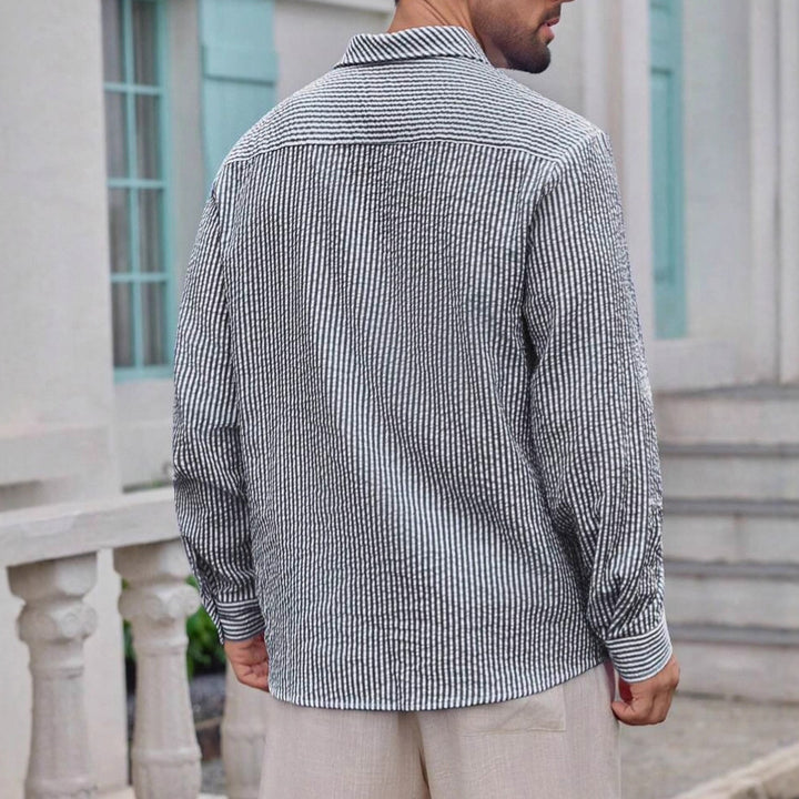 Men's airy seersucker shirt with Kent collar, button placket and rolled-up sleeves StylebySassy