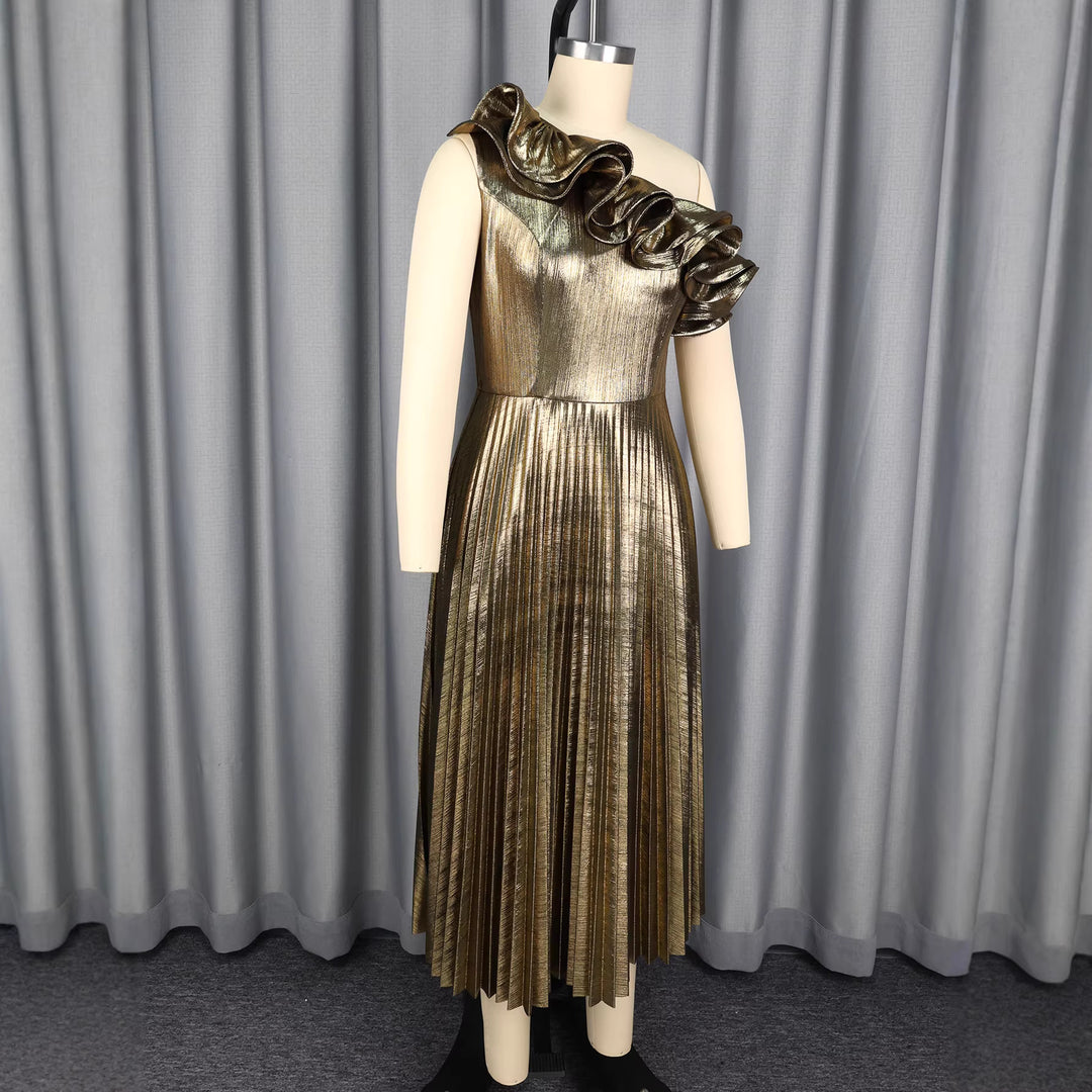 Ladies elegant shimmering evening dress with draping StylebySassy