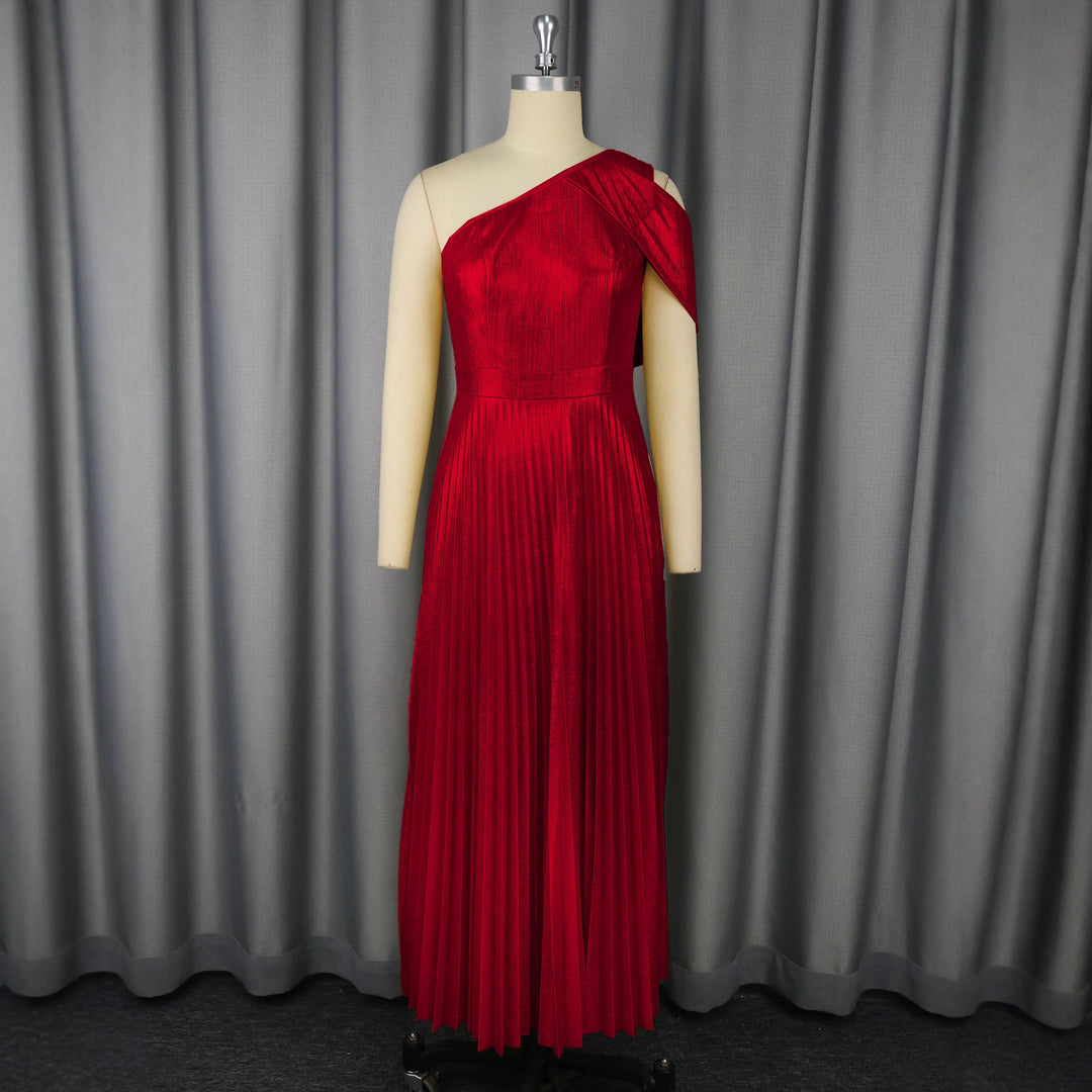 Ladies Glamorous One-Shoulder Evening Dress with Pleated Pleats StylebySassy