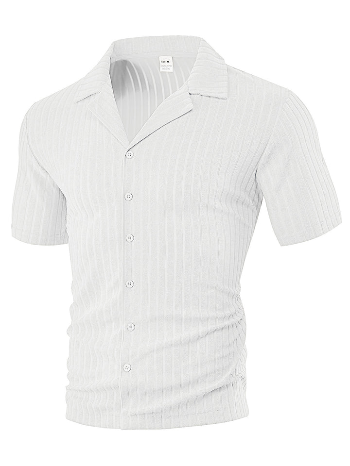 Men's fine ribbed short-sleeve knitted shirt with notch collar and full-button placket StylebySassy