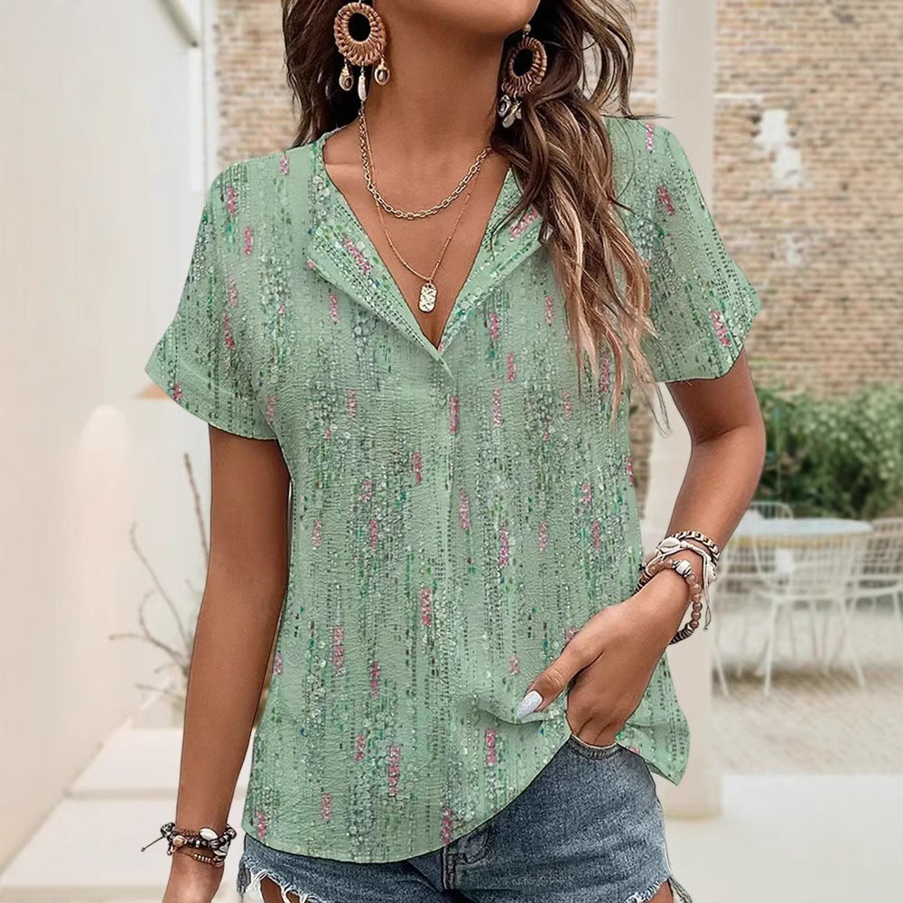 Ladies airy crinkled blouse with slit collar, short wing sleeve and curved hem StylebySassy