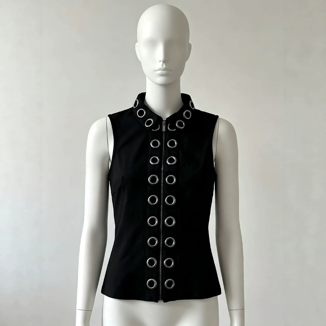 Ladies fashionable short-sleeve top with contrast eyelets StylebySassy