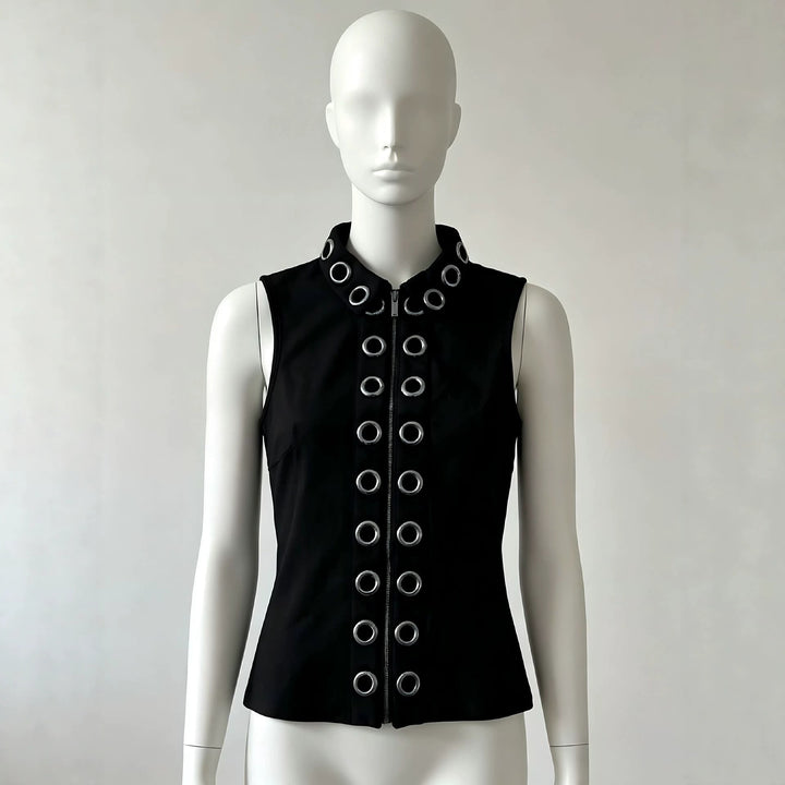 Ladies fashionable short-sleeve top with contrast eyelets StylebySassy