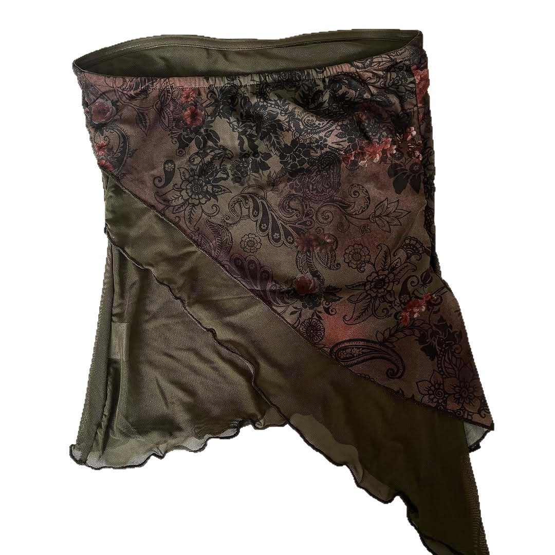 Women's refined top with floral design and asymmetrical cut StylebySassy