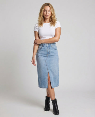 Women's A-line denim skirt with slit