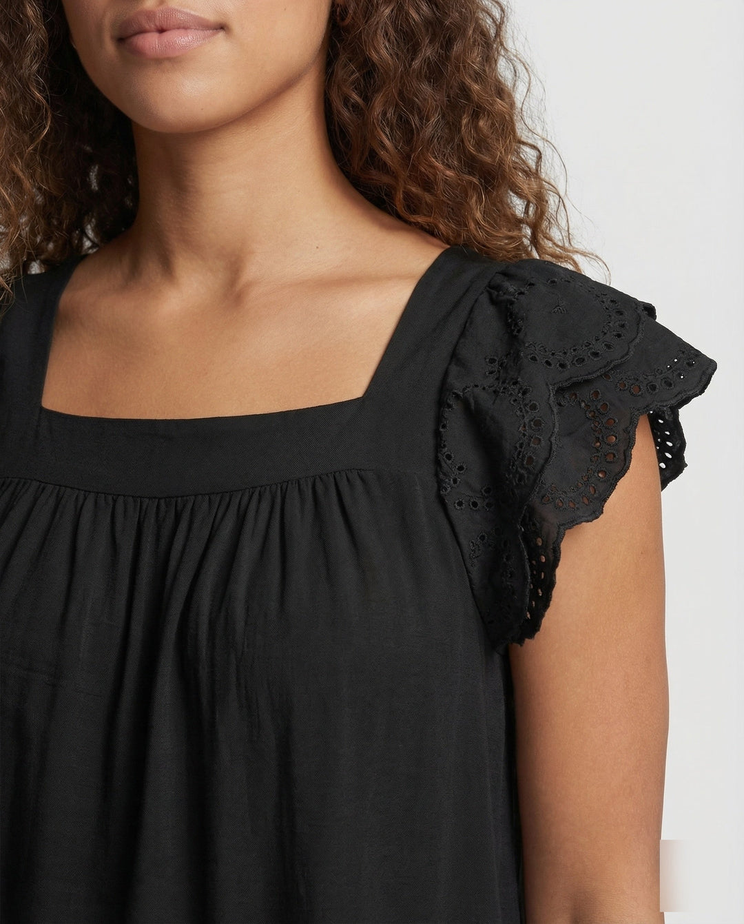 Product 15540707885386 - close_up_detail