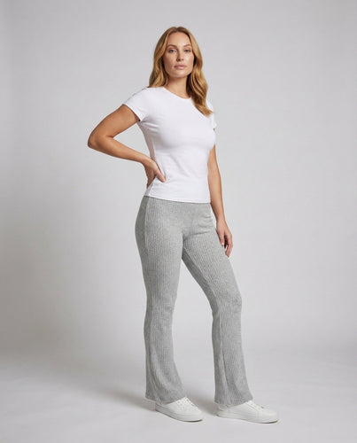 Women’s ribbed slim-fit knitted pants