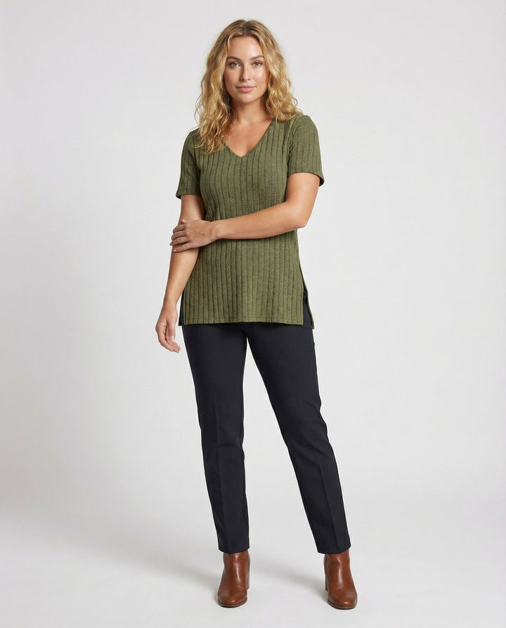 Women generously cut ribbed shirt