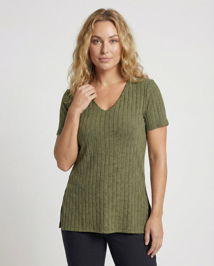 Women generously cut ribbed shirt
