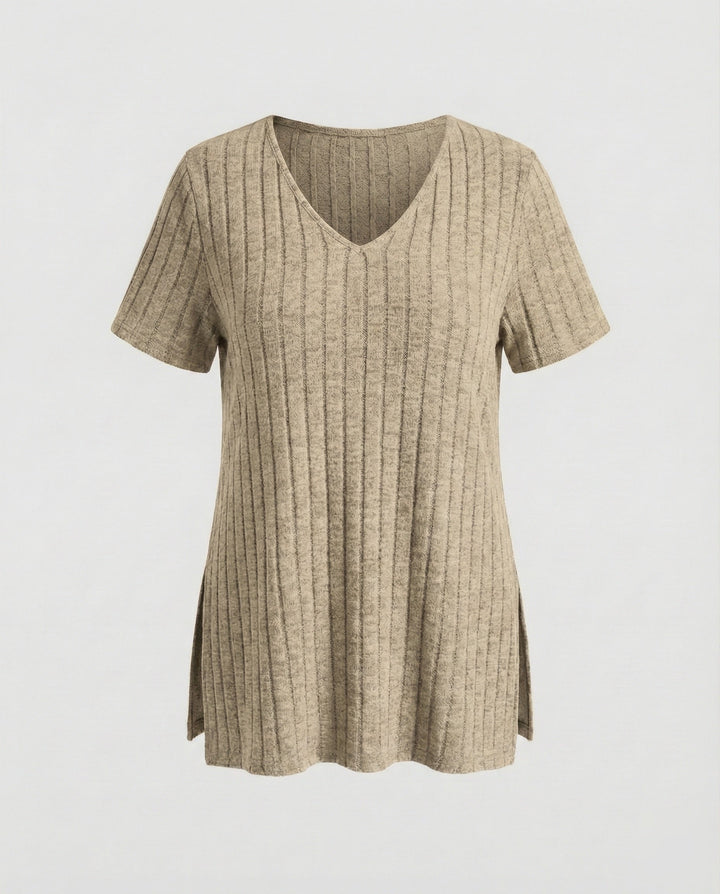 Women generously cut ribbed shirt