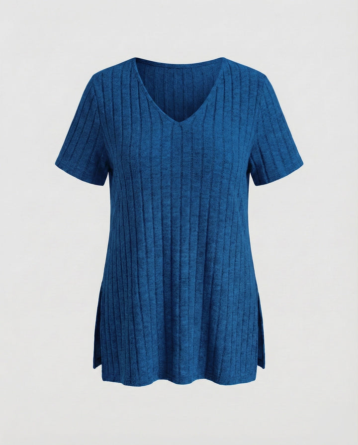 Women generously cut ribbed shirt