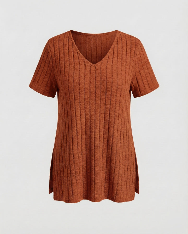 Women generously cut ribbed shirt
