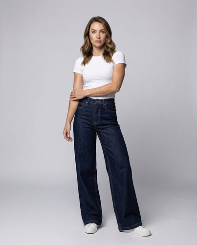 Women's high-waisted extra wide jeans