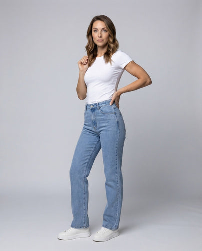 Women's high-waisted retro jeans