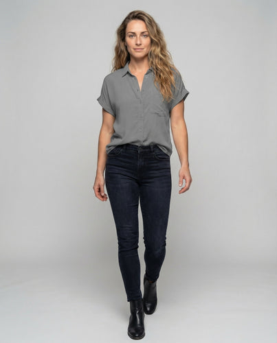 Women's short-sleeve Kent blouse in Relax Fit.