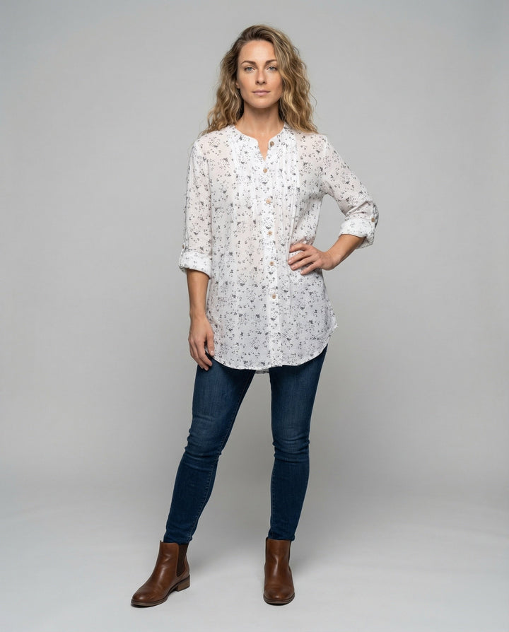 Women's lightweight linen-look tunic blouse.
