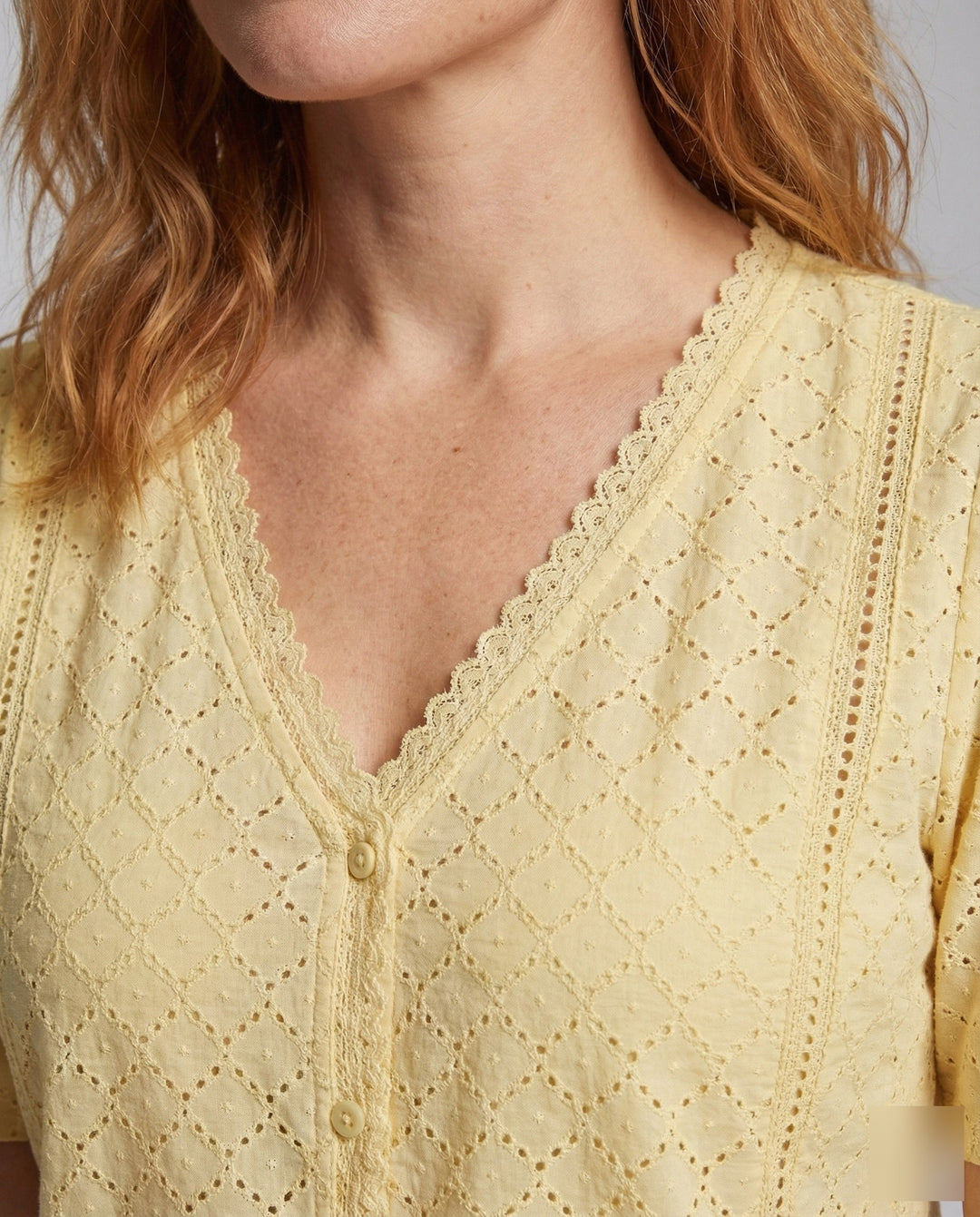 Product 15548868395338 - close_up_detail