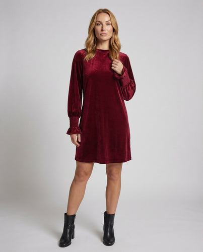 Women's two-piece loungewear set with joggers