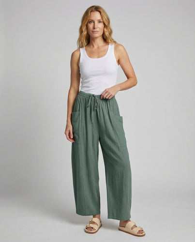 Women's wide culotte harem pants with side pockets