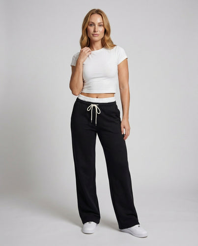 Women's wide leisure pants with gathered waistband