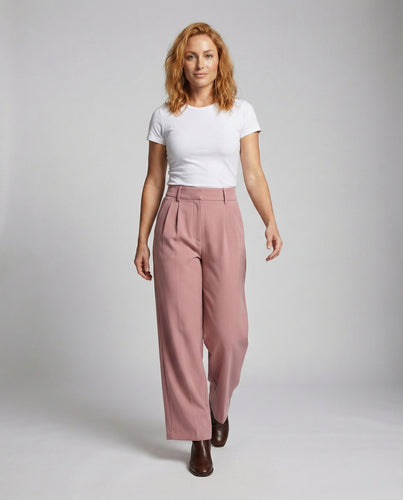 Women's wide Marlene trousers with pleats