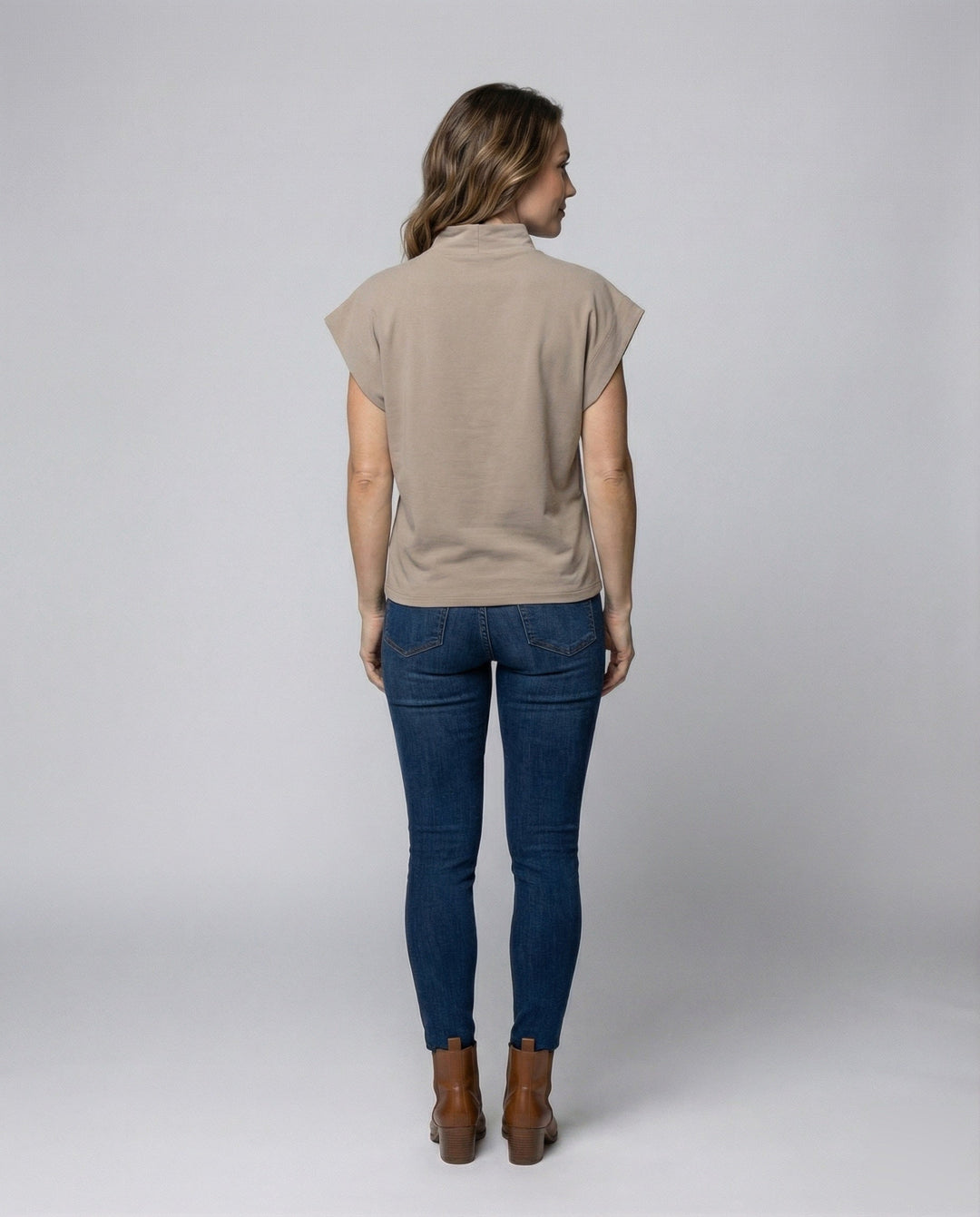Women's loose-fitting turtleneck tunic
