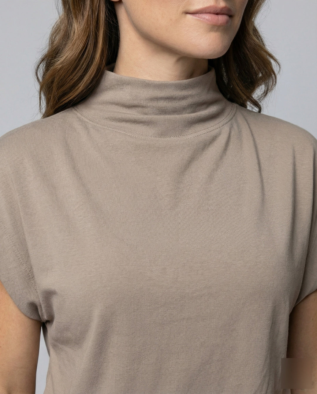 Women's loose-fitting turtleneck tunic