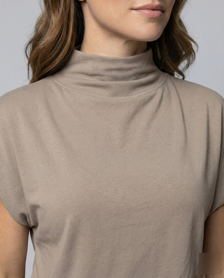 Women's loose-fitting turtleneck tunic