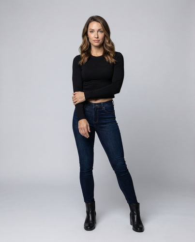 Women's figure-hugging cropped long-sleeve top