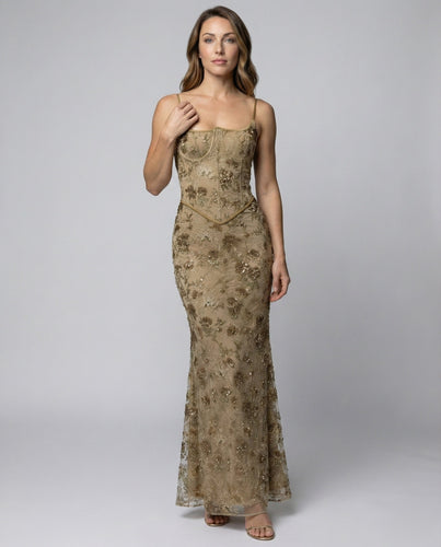 Women's figure-hugging corset evening dress made of tulle