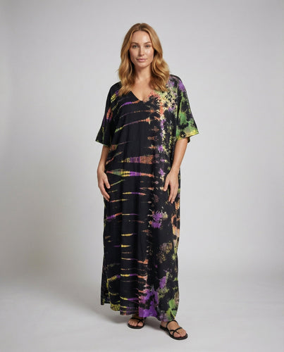 Ladies batik maxidress in loose kaftan style