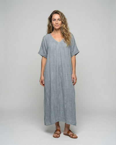 Women's airy maxi dress in crinkle look with V-neck