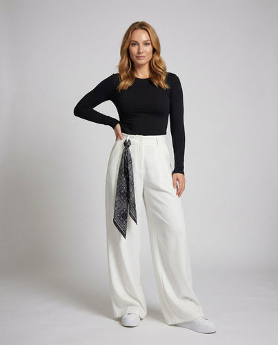 Women's high-waisted palazzo pants with belt loops