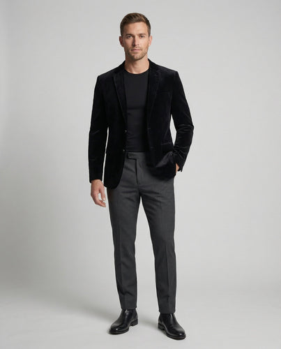 Men's luxurious velvet blazer with paisley lining