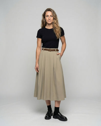 Women's curved midi skirt with knife pleats