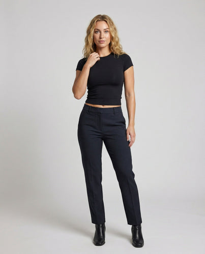 Women's fitted short-sleeve top made of stretch jersey