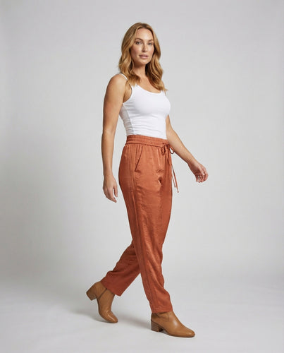 Women's loose high-waisted pants with jacquard structure