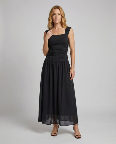 Women's maxi dress with gathered bodice