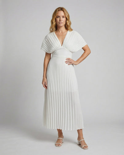 Ladies pleated maxi dress with wing sleeves