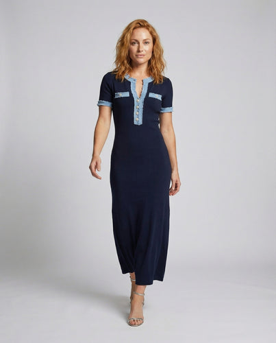 Women's fitted maxi dress made of stretch knit