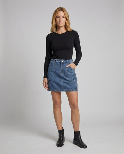 Women's A-line denim mini skirt with flap pockets