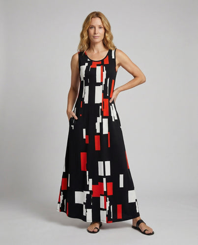 Women's sleeveless maxi dress with round neckline